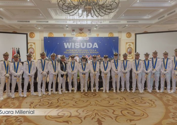 wisuda akaba