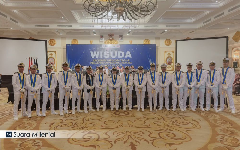 wisuda akaba